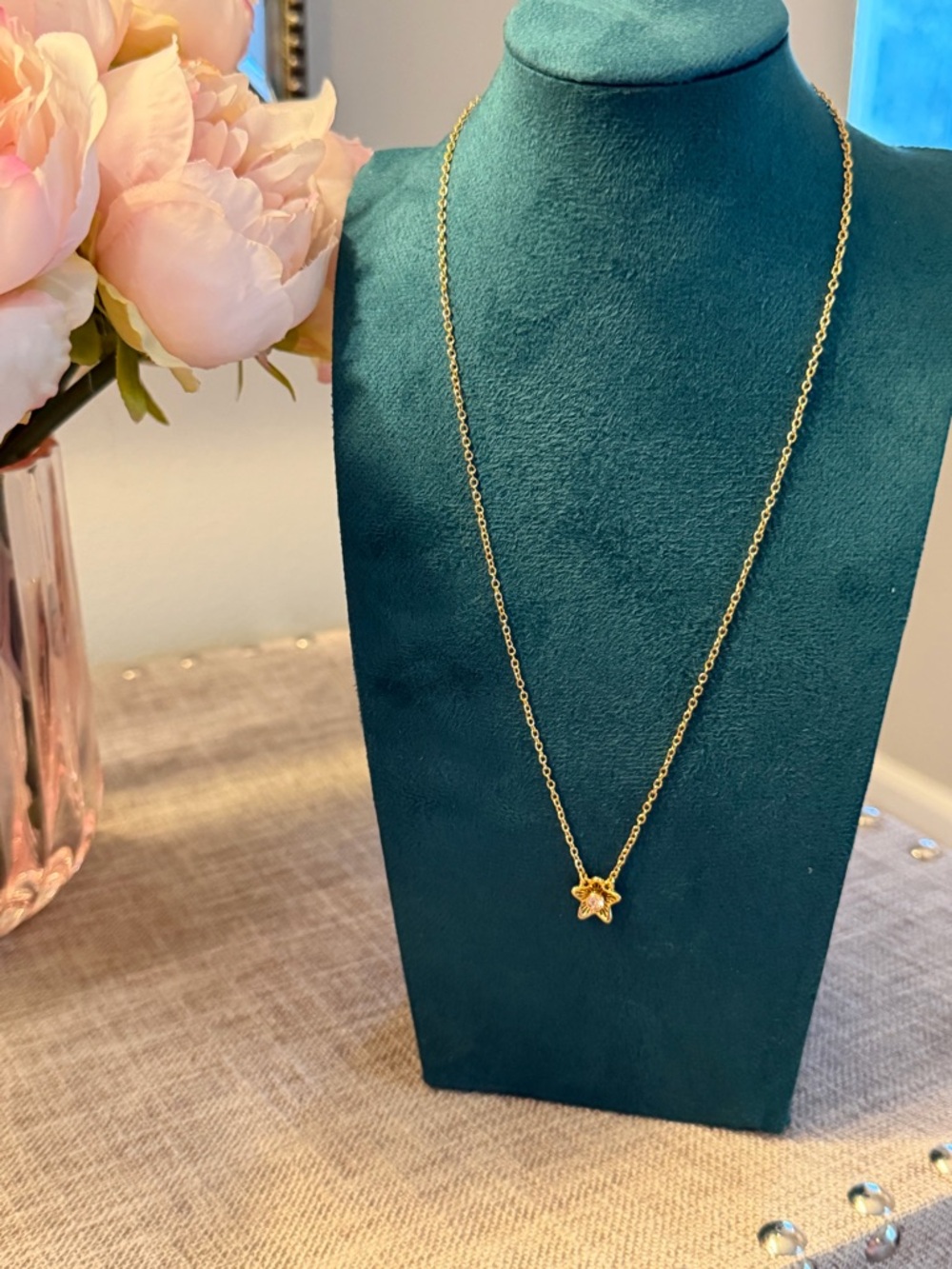Coach NWOT Gold Flower Pendant Necklace with Clear Stone - Picture 9 of 11